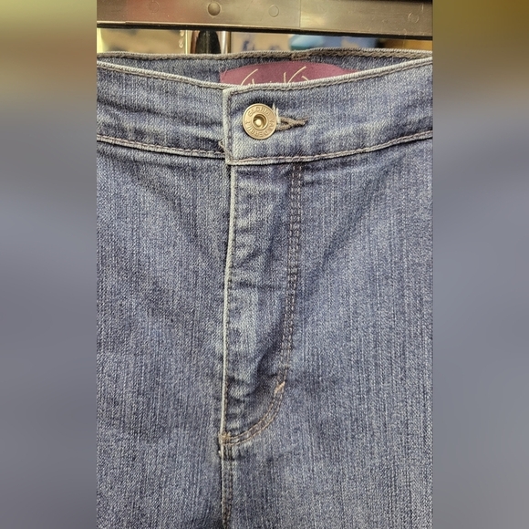 Gloria Vanderbilt 28" Inseam 8.5" Hem 42" Waist Blue Jeans - Picture 3 of 10